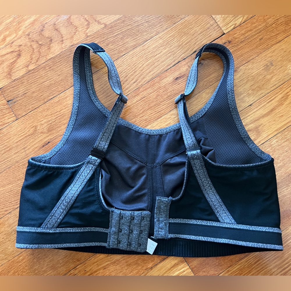 Prima Donna high impact sports bra size 32E